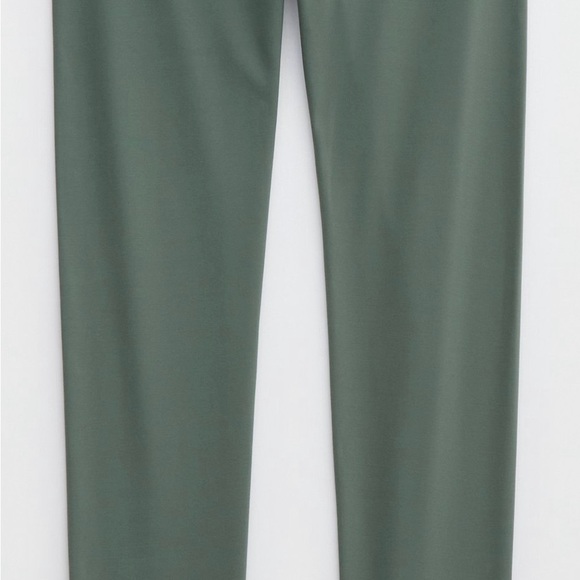 OFFLINE AERIE RIBBED PLUNGE SPORTS BRA & OFFLINE Real Me XTRA Hold Up Legging - Picture 10 of 15